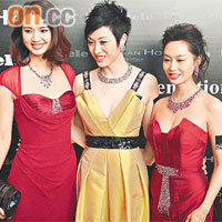  洪欣（左起）、陳法蓉及朱茵盛裝出席時裝匯演。