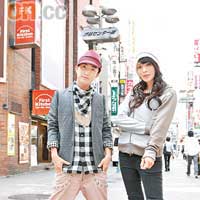 Ella與日華（左）在日本街頭拍MV，外形合襯。