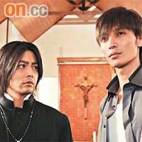 山田孝之（左）　玉木宏（右）