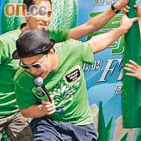 Eason因常常跌倒，自嘲「跌倒少爺」。