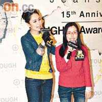 阿嬌（左）與音樂界別的得獎者汪明欣合唱《明天會更好》鼓勵港人。