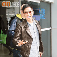  勇奪「亞太影帝」的張家輝凱旋返港，全程滿面笑容。