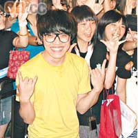 盧廣仲四圍開騷，以音樂會知音。