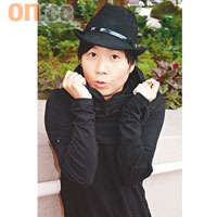 啤梨最近殺入劇場，挑戰演技。