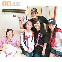 黑人與栢芝曾多次到台灣探望Dora及一眾癌症病童。資料圖片