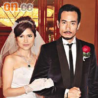 邵美琪與陳豪為新劇拍攝結婚戲。