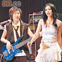 Kary曾組成樂隊Ping Pung過「Rock女」癮。