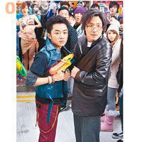 王祖藍（左）與張學友主演的《72家租客》票房報捷。