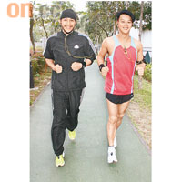Steven（左）及Deep為參加馬拉松賽事，連日冒寒風練跑。