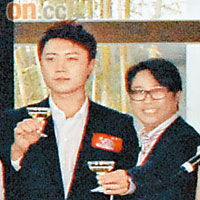 潘裕佳（右起）與叢培崑曾合作《翡翠歌星賀台慶》。資料圖片
