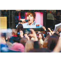 Justin的現場騷遭腰斬，最後惟有改上電視唱歌補數。(Getty Image圖片)