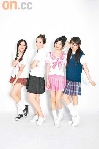 Bella（左起）、Kaylie、Ayu及Asa以校服Look示人，青春可人。