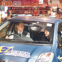 Anjaylia試坐師傅車，車癮大發。