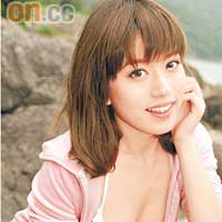 胡心諾（Rainbow）<br>年齡：18<br>三圍：32B、24、34<br>預測：「事業線」明顯，不過佢對眼犯桃花劫，代表快來快去，要小心！
