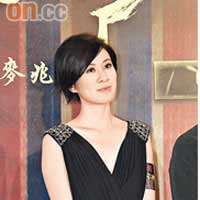 葉璇身穿低胸裙出席首映禮。