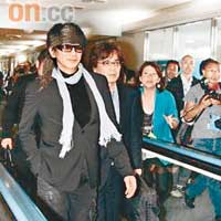 玉置與青田乘搭不同航班返回日本。