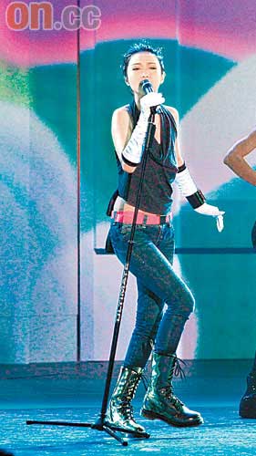 薛凱琪首次亮相亞視，擔任壓軸表演嘉賓。