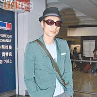 許志安由台灣返港，戴上黑超的他十分避忌。