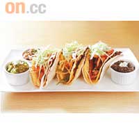 ★Double Decker Taco★<br>餡料是用洋葱、青椒等配料將雞肉炒香,再加上兩層的薄餎餅,食落非常脆口。