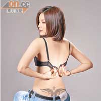 冼色麗在戲中有不少性感演出。