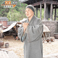 成龍再就慘劇寫Blog抒發感想，呼籲港人包容息怒氣。