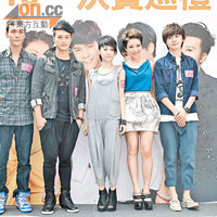 陳偉霆（左起）、吳浩康、泳兒、鍾舒漫與洪卓立，為未來師弟妹打氣。