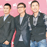 甄子丹（右起）、劉偉強與余文樂現身威尼斯出席新片記者會。(Getty Images)