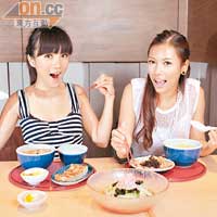  OctoBeez成員Rika（左）與Hazel大讚拉麵是正宗的日本風味。