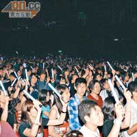 林宥嘉落力表演，台下觀眾High爆。