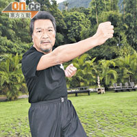 簡華捷師傅繼承詠春尊師重道的精神，不容他人對葉問先師不敬。