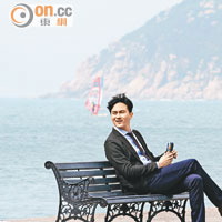 張智霖踩落年宵Sell碟