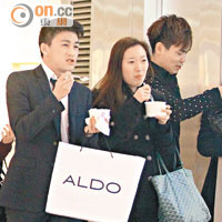 何猷君孖長髮女濕平
