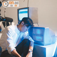 周柏豪夜深變「獨」男