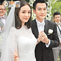 楊冪奶奶兩探新抱孫女