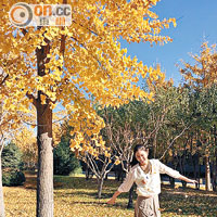 任容萱剝衫扮少女冰震