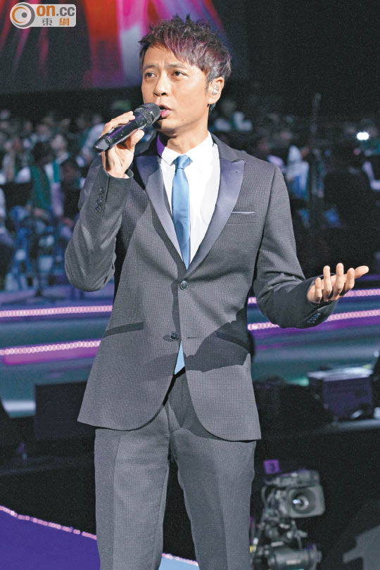 華仁仔克勤蒙面金曲 回饋母校