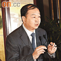 中信泰富主席常振明強調，現階段沒有出售國泰航空及東西區隧道計劃。
