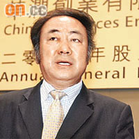 華創原定今年新增300間新店，現將縮減至200間。圖中為主席喬世波。
