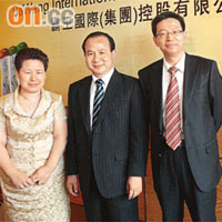 霸王國際首席執行官萬玉華（左）稱，霸王品牌洗髮水市佔率為7.6%。