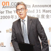 領匯主席蘇兆明表示，未來將集中翻新旗下32個商場。