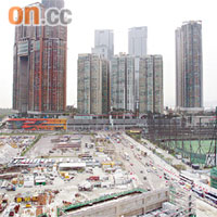 廣深港高速鐵路西九龍總站上蓋發展高度屬無上限放寬。
