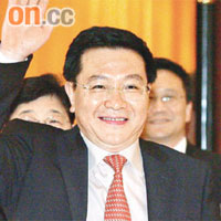 國藥昨日舉行投資者推介會，董事長佘魯林揮手致意。