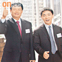 市傳中投及國壽斥資一億美元認購民生銀行H股。圖為民行行長洪崎（左）。