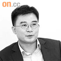時富金融高級業務副總裁陳浩賢認為，短炒強積金難度高。