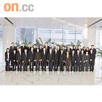 銀行公會代表團昨日會見中銀監主席劉明康，討論內地的貨幣供應情況。