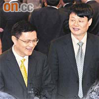 民行董事長董文標（左）指，股價起跌很正常，對未來充滿信心。