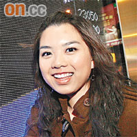 梅小姐（從事金融業）「去年聖誕節零售市況不俗，從表面上看，本港經濟像是比去年改善，身邊有不少人有人工加，當中升幅甚至有20%。」