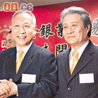 李德麟（左）現時為金銀業貿易場理事長，而張德熙（右）則為副理事長。	資料圖片