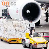香港國際機場首五個月處理160萬公噸貨物。