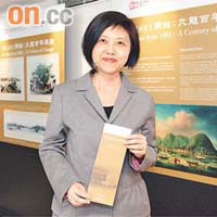 長實地產投資董事黃思行稱，九龍百年風貌圖片展覽的展期至九月中。